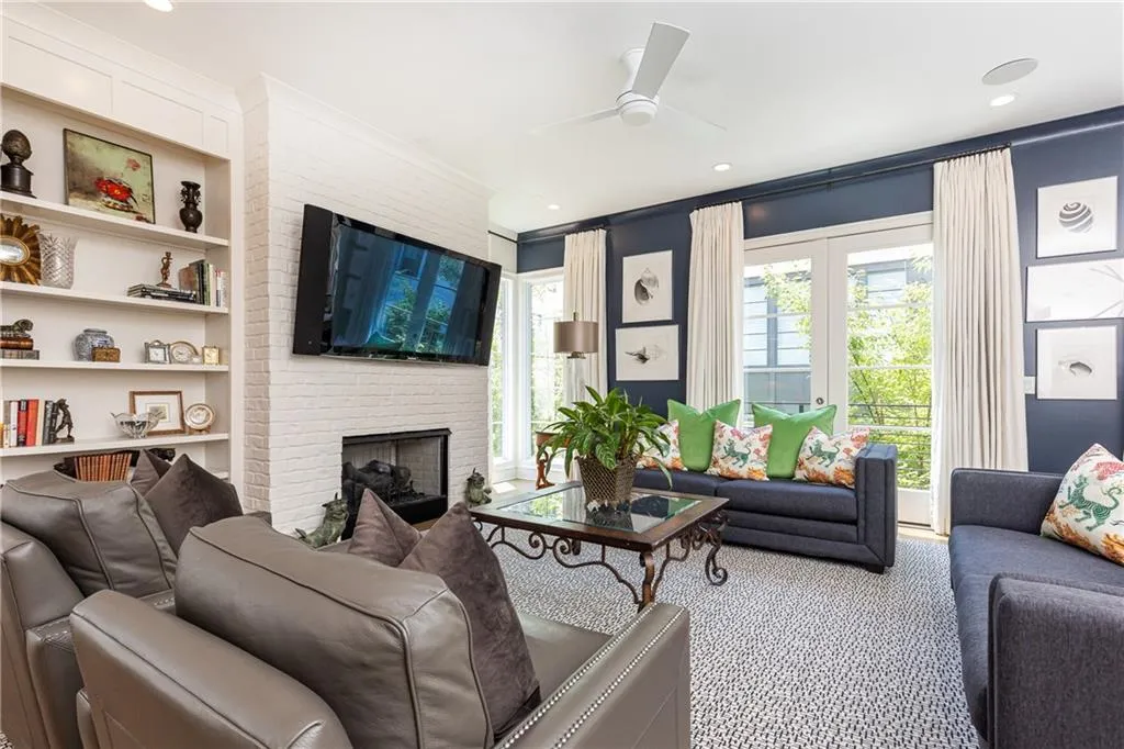 160 Ridgely Court, Atlanta, Georgia 30342, 4 Bedrooms Bedrooms, ,4 BathroomsBathrooms,Residential,Sold,160 Ridgely Court,7068357