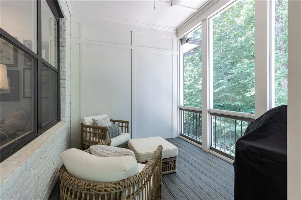 160 Ridgely Court, Atlanta, Georgia 30342, 4 Bedrooms Bedrooms, ,4 BathroomsBathrooms,Residential,Sold,160 Ridgely Court,7068357