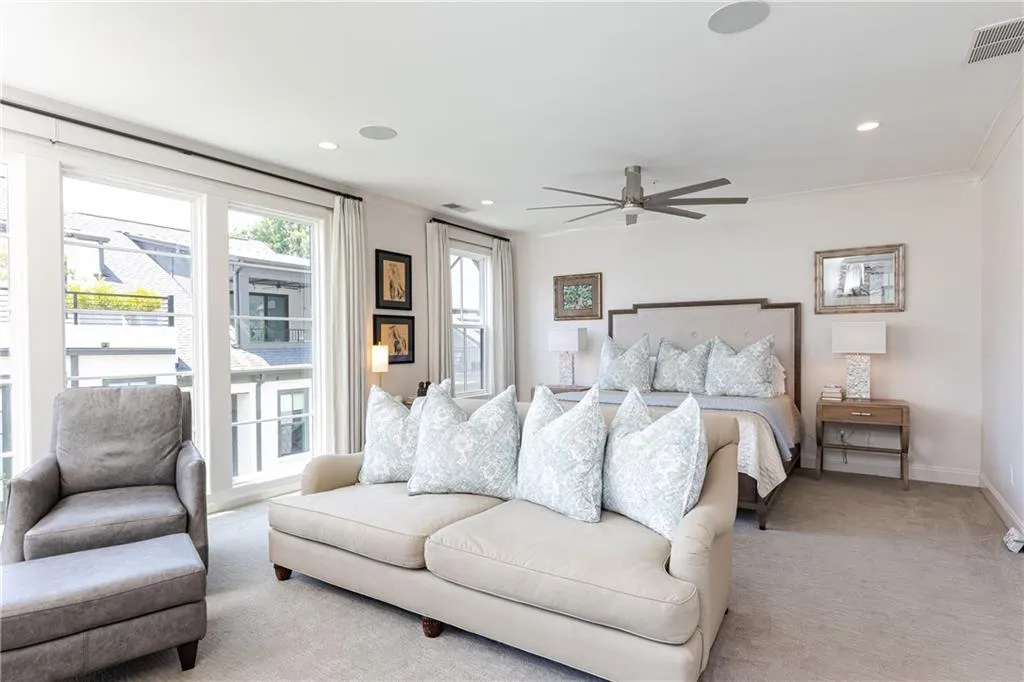 160 Ridgely Court, Atlanta, Georgia 30342, 4 Bedrooms Bedrooms, ,4 BathroomsBathrooms,Residential,Sold,160 Ridgely Court,7068357