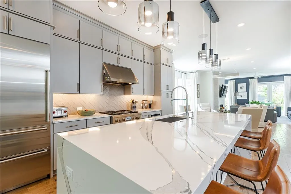 160 Ridgely Court, Atlanta, Georgia 30342, 4 Bedrooms Bedrooms, ,4 BathroomsBathrooms,Residential,Sold,160 Ridgely Court,7068357