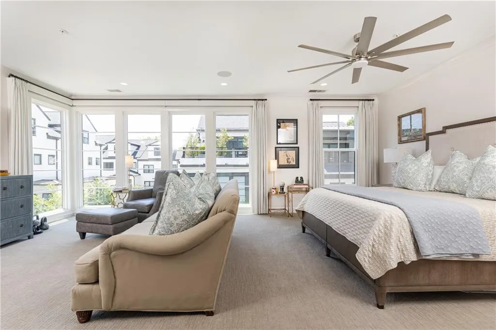 160 Ridgely Court, Atlanta, Georgia 30342, 4 Bedrooms Bedrooms, ,4 BathroomsBathrooms,Residential,Sold,160 Ridgely Court,7068357