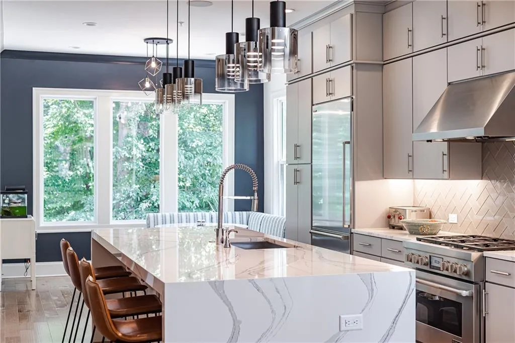 160 Ridgely Court, Atlanta, Georgia 30342, 4 Bedrooms Bedrooms, ,4 BathroomsBathrooms,Residential,Sold,160 Ridgely Court,7068357