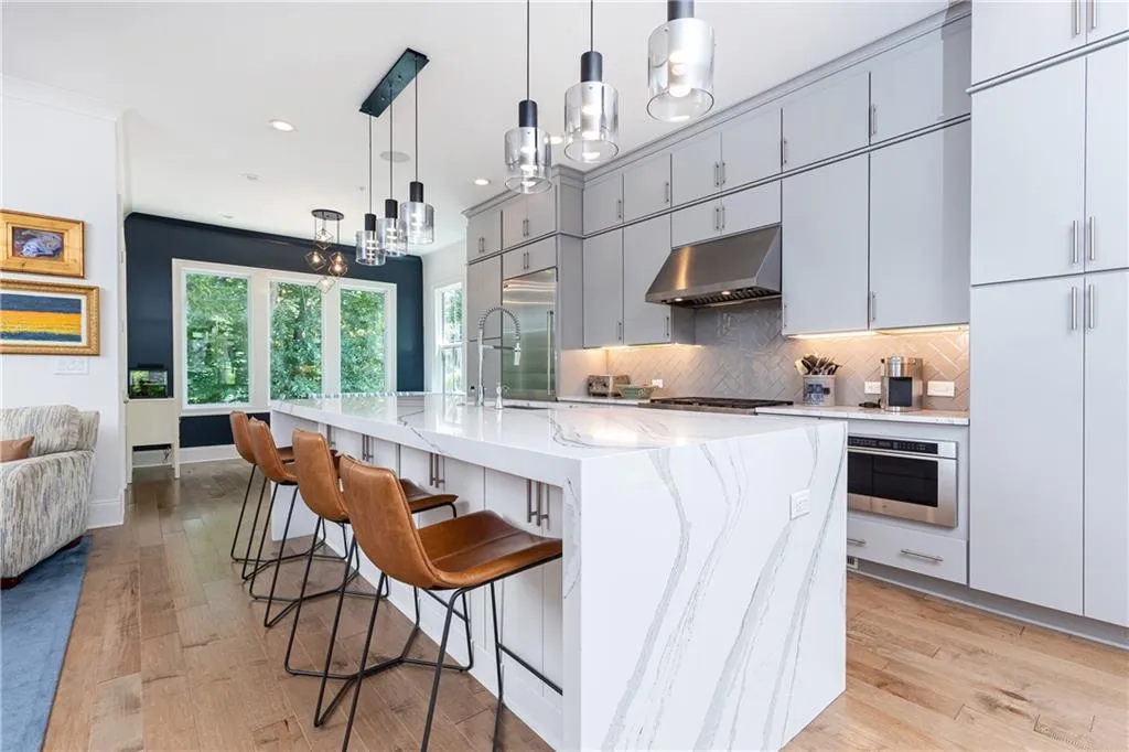 160 Ridgely Court, Atlanta, Georgia 30342, 4 Bedrooms Bedrooms, ,4 BathroomsBathrooms,Residential,Sold,160 Ridgely Court,7068357