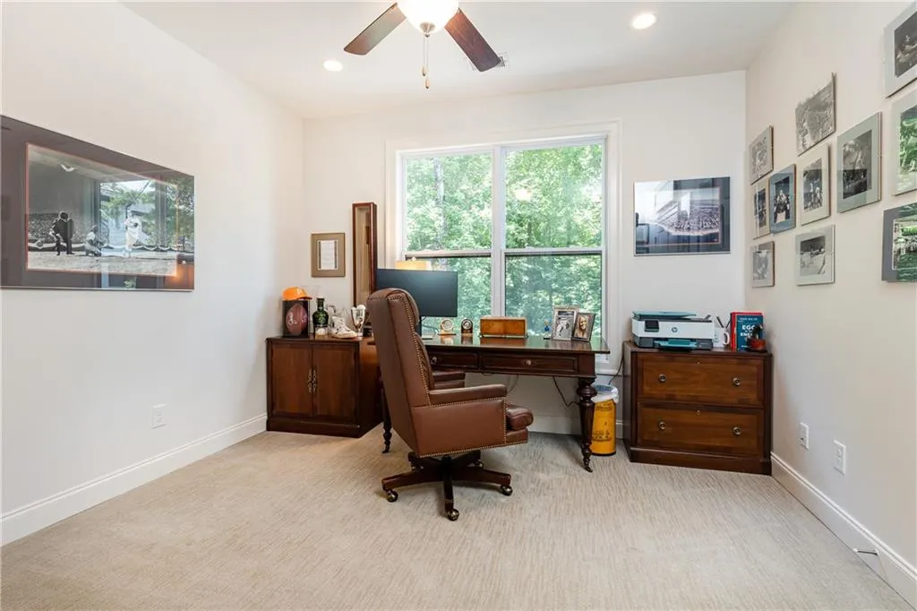 160 Ridgely Court, Atlanta, Georgia 30342, 4 Bedrooms Bedrooms, ,4 BathroomsBathrooms,Residential,Sold,160 Ridgely Court,7068357