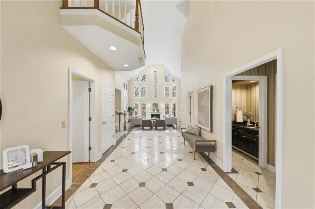 37 Plantation Drive Ne, Atlanta, Georgia 30324, 5 Bedrooms Bedrooms, 0 ,5 BathroomsBathrooms,Residential,For Sale,37 Plantation Drive Ne,7697951