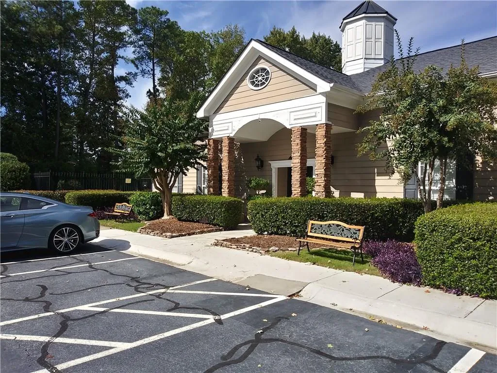802 Brighton Point, Sandy Springs, Georgia 30328, 2 Bedrooms Bedrooms, ,2 BathroomsBathrooms,Residential,Sold,802 Brighton Point,6088599