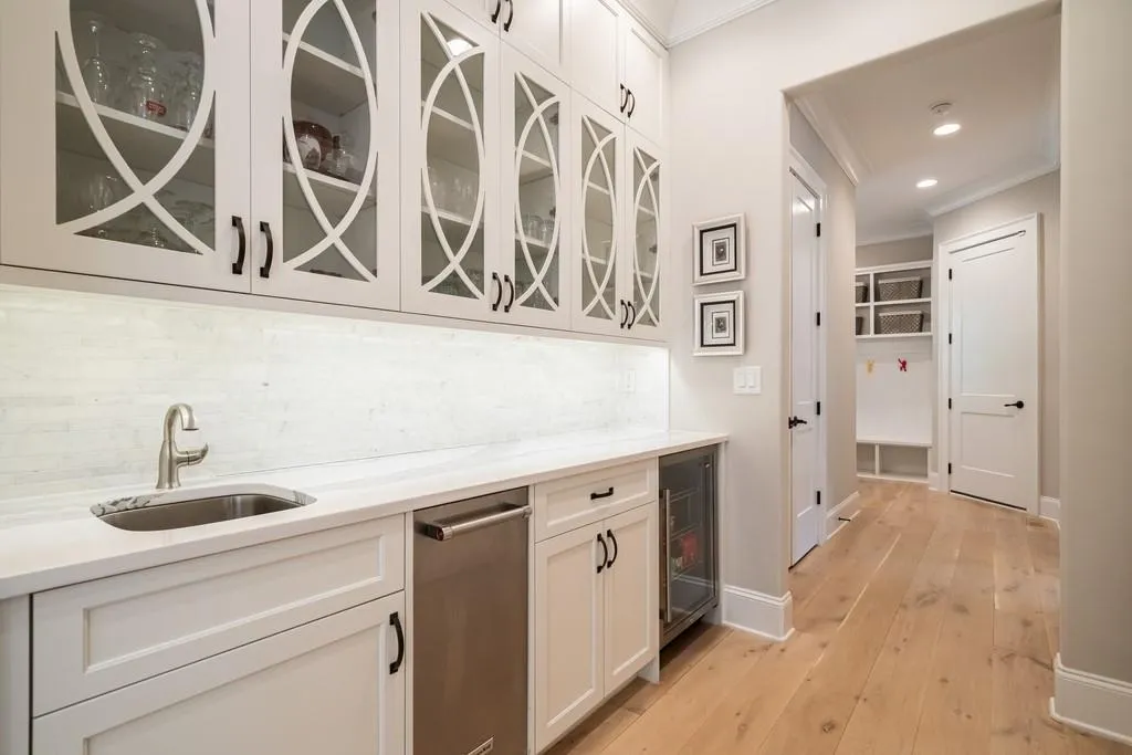 6480 Long Island Drive Nw, Sandy Springs, Georgia 30328, 6 Bedrooms Bedrooms, ,6 BathroomsBathrooms,Residential,Sold,6480 Long Island Drive Nw,6775542