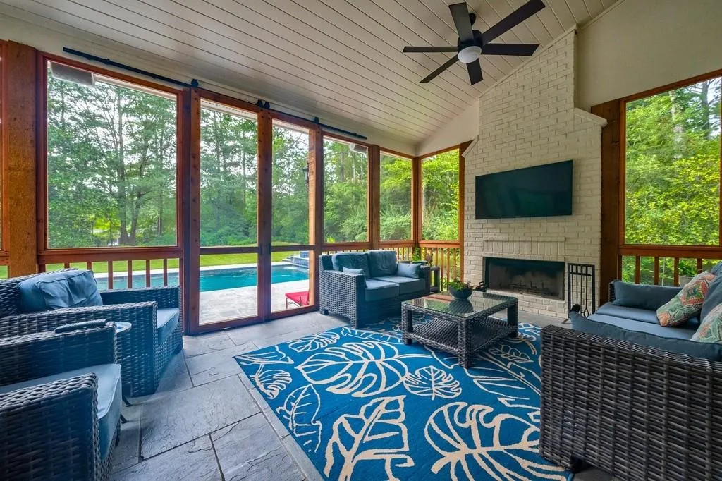 6480 Long Island Drive Nw, Sandy Springs, Georgia 30328, 6 Bedrooms Bedrooms, ,6 BathroomsBathrooms,Residential,Sold,6480 Long Island Drive Nw,6775542