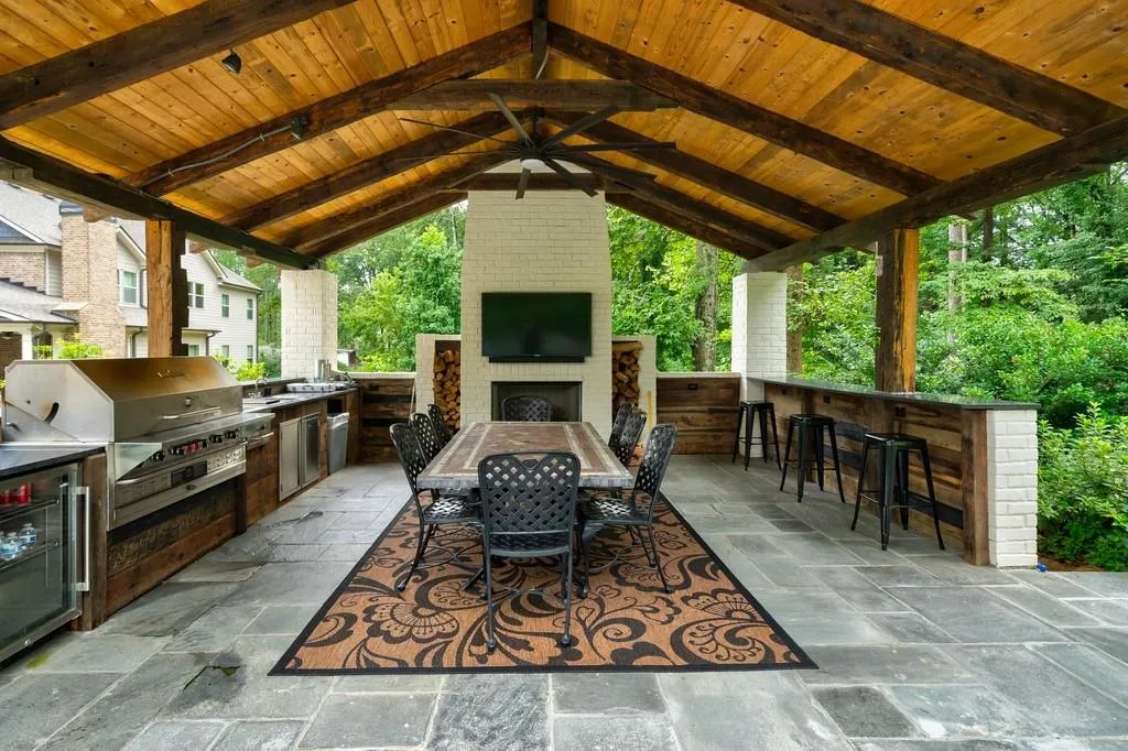 6480 Long Island Drive Nw, Sandy Springs, Georgia 30328, 6 Bedrooms Bedrooms, ,6 BathroomsBathrooms,Residential,Sold,6480 Long Island Drive Nw,6775542