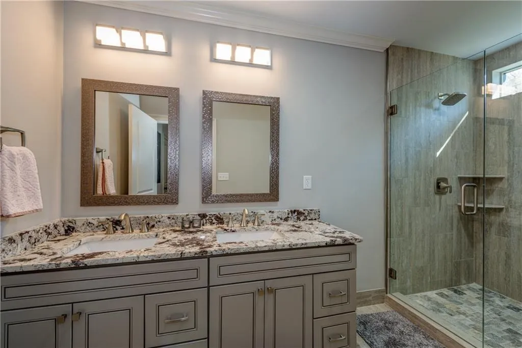 695 Glenairy Drive Ne, Sandy Springs, Georgia 30328, 6 Bedrooms Bedrooms, ,5 BathroomsBathrooms,Residential,Sold,695 Glenairy Drive Ne,6004957