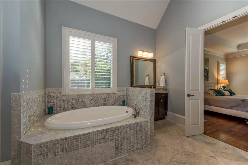 695 Glenairy Drive Ne, Sandy Springs, Georgia 30328, 6 Bedrooms Bedrooms, ,5 BathroomsBathrooms,Residential,Sold,695 Glenairy Drive Ne,6004957