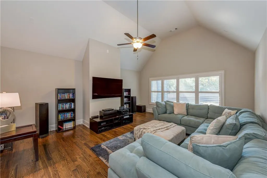 695 Glenairy Drive Ne, Sandy Springs, Georgia 30328, 6 Bedrooms Bedrooms, ,5 BathroomsBathrooms,Residential,Sold,695 Glenairy Drive Ne,6004957