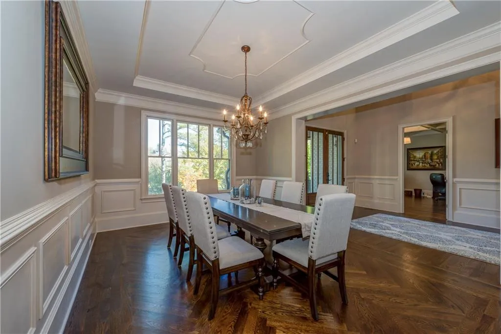 695 Glenairy Drive Ne, Sandy Springs, Georgia 30328, 6 Bedrooms Bedrooms, ,5 BathroomsBathrooms,Residential,Sold,695 Glenairy Drive Ne,6004957