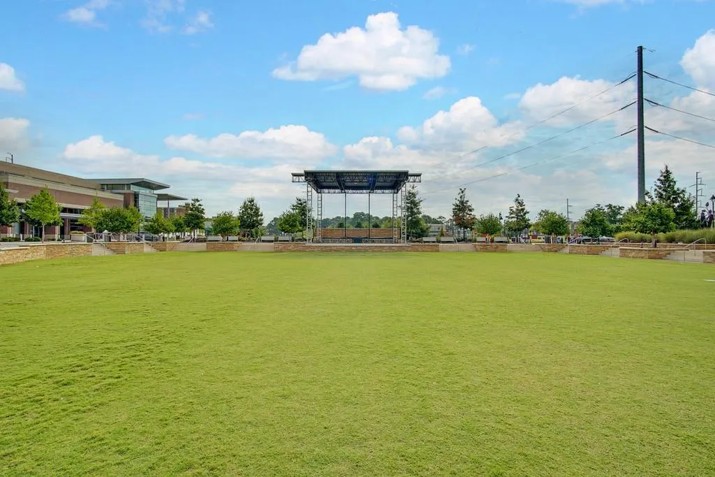 64 Goldrush Circle, Atlanta, Georgia 30328, 2 Bedrooms Bedrooms, ,2 BathroomsBathrooms,Residential,Sold,64 Goldrush Circle,6782294