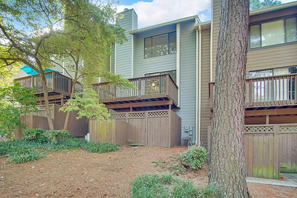 64 Goldrush Circle, Atlanta, Georgia 30328, 2 Bedrooms Bedrooms, ,2 BathroomsBathrooms,Residential,Sold,64 Goldrush Circle,6782294