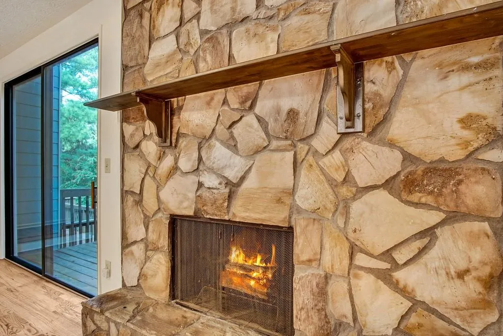 64 Goldrush Circle, Atlanta, Georgia 30328, 2 Bedrooms Bedrooms, ,2 BathroomsBathrooms,Residential,Sold,64 Goldrush Circle,6782294