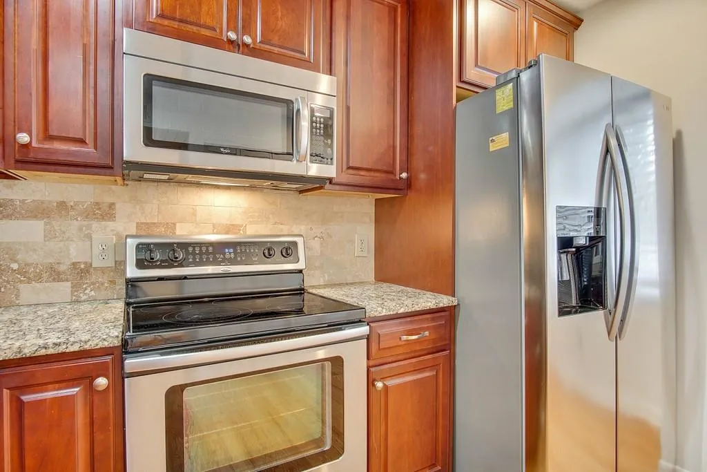 64 Goldrush Circle, Atlanta, Georgia 30328, 2 Bedrooms Bedrooms, ,2 BathroomsBathrooms,Residential,Sold,64 Goldrush Circle,6782294