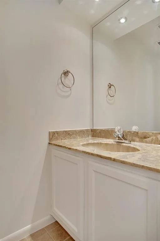 64 Goldrush Circle, Atlanta, Georgia 30328, 2 Bedrooms Bedrooms, ,2 BathroomsBathrooms,Residential,Sold,64 Goldrush Circle,6782294