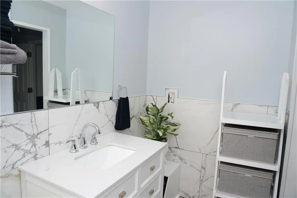 403 Natchez Trace, Sandy Springs, Georgia 30350, 2 Bedrooms Bedrooms, ,2 BathroomsBathrooms,Residential,Sold,403 Natchez Trace,7075036