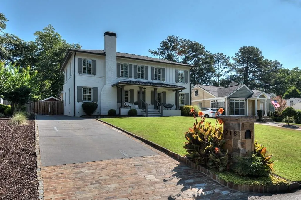 218 Midvale Drive Ne, Atlanta, Georgia 30342, 5 Bedrooms Bedrooms, ,3 BathroomsBathrooms,Residential,Sold,218 Midvale Drive Ne,5713843