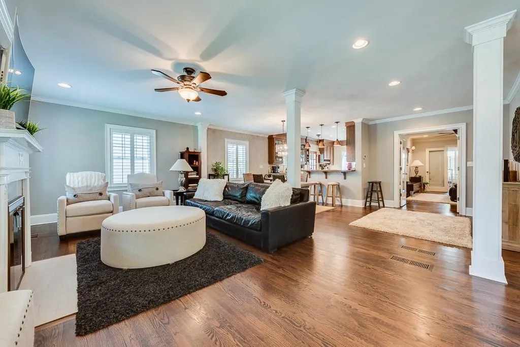 218 Midvale Drive Ne, Atlanta, Georgia 30342, 5 Bedrooms Bedrooms, ,3 BathroomsBathrooms,Residential,Sold,218 Midvale Drive Ne,5713843