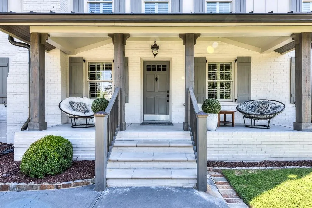 218 Midvale Drive Ne, Atlanta, Georgia 30342, 5 Bedrooms Bedrooms, ,3 BathroomsBathrooms,Residential,Sold,218 Midvale Drive Ne,5713843