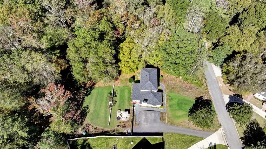Aerial view of property and surrounding area