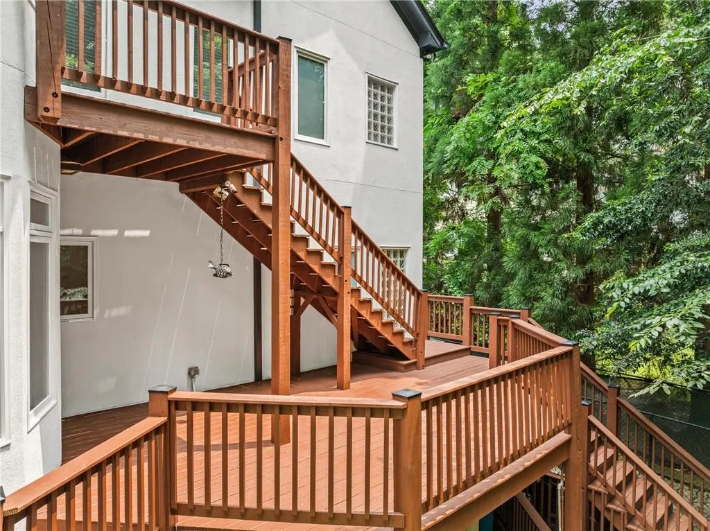 Deck with stairs