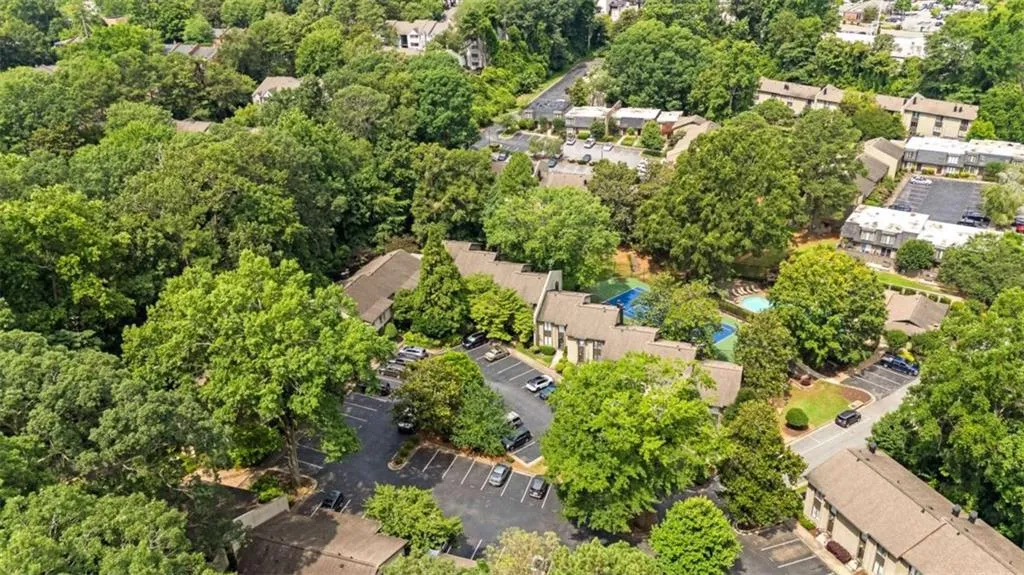 32 Ivy Parkway Ne, Atlanta, Georgia 30342, 4 Bedrooms Bedrooms, ,3 BathroomsBathrooms,Residential,For Sale,32 Ivy Parkway Ne,7611549