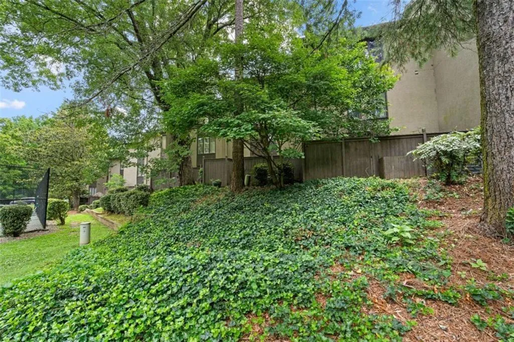 32 Ivy Parkway Ne, Atlanta, Georgia 30342, 4 Bedrooms Bedrooms, ,3 BathroomsBathrooms,Residential,For Sale,32 Ivy Parkway Ne,7611549