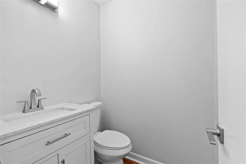 32 Ivy Parkway Ne, Atlanta, Georgia 30342, 4 Bedrooms Bedrooms, ,3 BathroomsBathrooms,Residential,For Sale,32 Ivy Parkway Ne,7611549