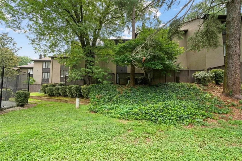 32 Ivy Parkway Ne, Atlanta, Georgia 30342, 4 Bedrooms Bedrooms, ,3 BathroomsBathrooms,Residential,For Sale,32 Ivy Parkway Ne,7611549