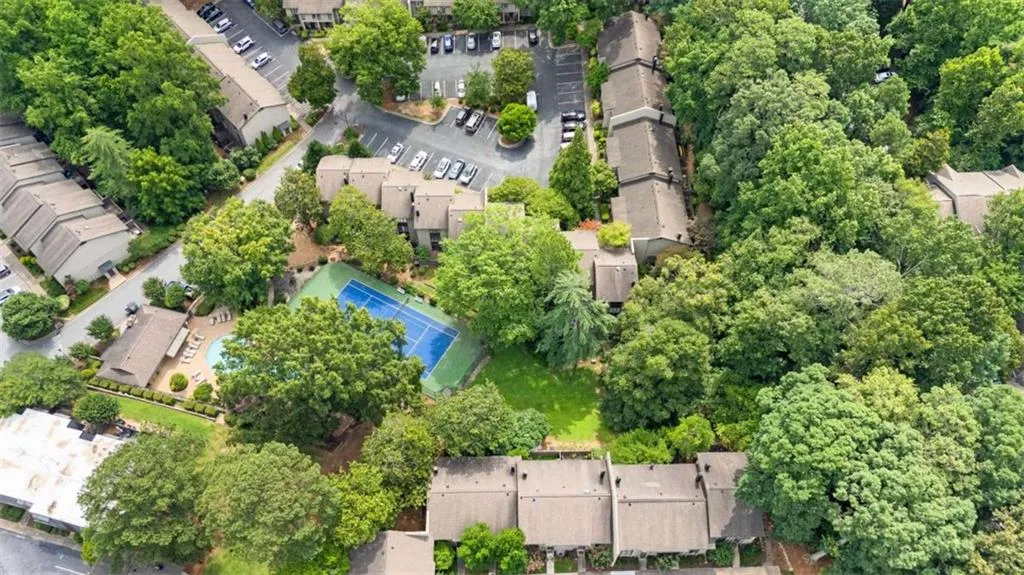 32 Ivy Parkway Ne, Atlanta, Georgia 30342, 4 Bedrooms Bedrooms, ,3 BathroomsBathrooms,Residential,For Sale,32 Ivy Parkway Ne,7611549