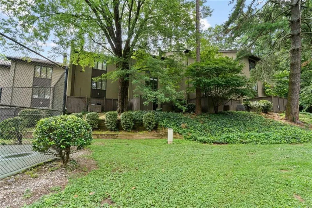 32 Ivy Parkway Ne, Atlanta, Georgia 30342, 4 Bedrooms Bedrooms, ,3 BathroomsBathrooms,Residential,For Sale,32 Ivy Parkway Ne,7611549