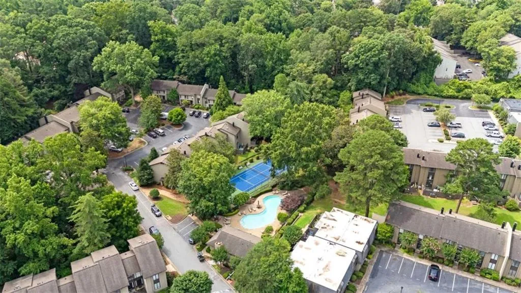32 Ivy Parkway Ne, Atlanta, Georgia 30342, 4 Bedrooms Bedrooms, ,3 BathroomsBathrooms,Residential,For Sale,32 Ivy Parkway Ne,7611549