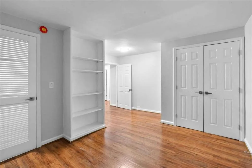 32 Ivy Parkway Ne, Atlanta, Georgia 30342, 4 Bedrooms Bedrooms, ,3 BathroomsBathrooms,Residential,For Sale,32 Ivy Parkway Ne,7611549