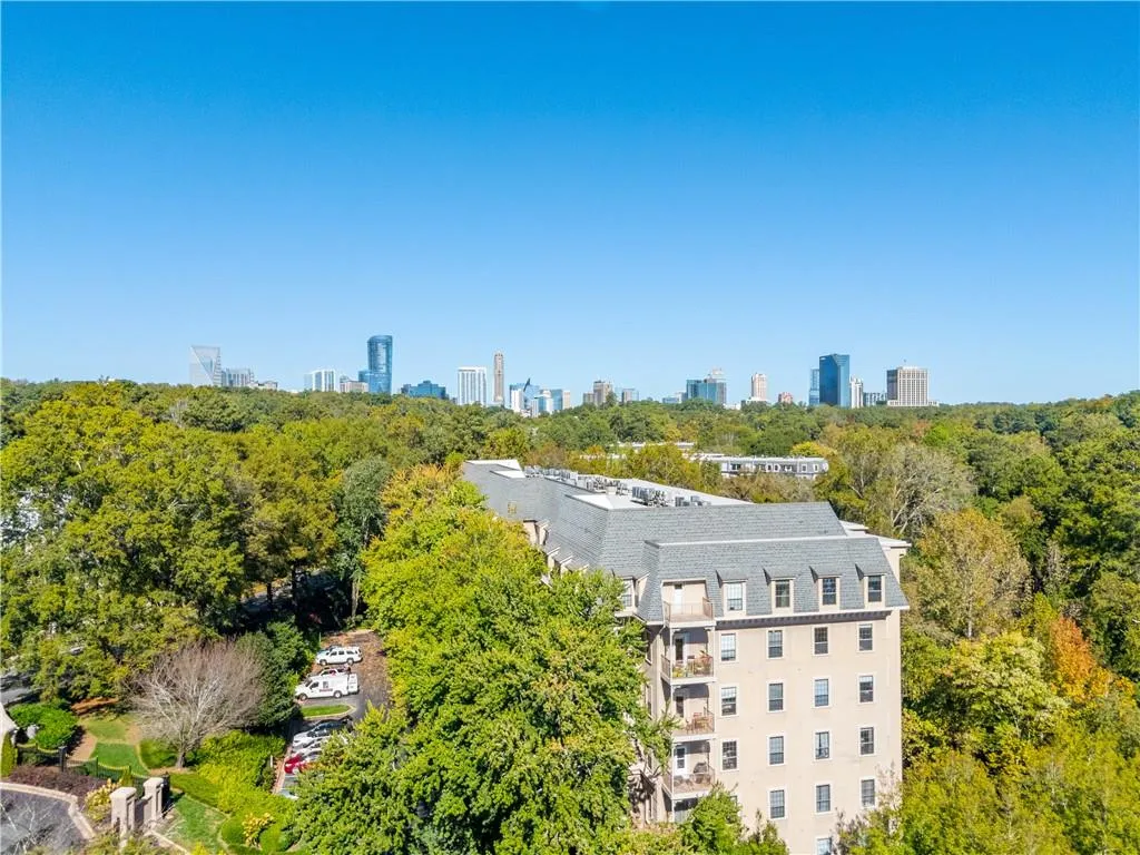 2865 Lenox Road Ne Unit 601, Atlanta, Georgia 30324, 2 Bedrooms Bedrooms, ,2 BathroomsBathrooms,Residential,For Sale,2865 Lenox Road Ne Unit 601,7670658