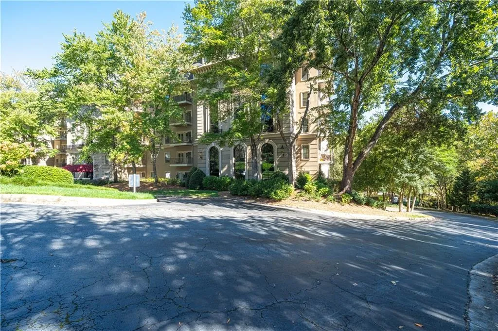 2865 Lenox Road Ne Unit 601, Atlanta, Georgia 30324, 2 Bedrooms Bedrooms, ,2 BathroomsBathrooms,Residential,For Sale,2865 Lenox Road Ne Unit 601,7670658