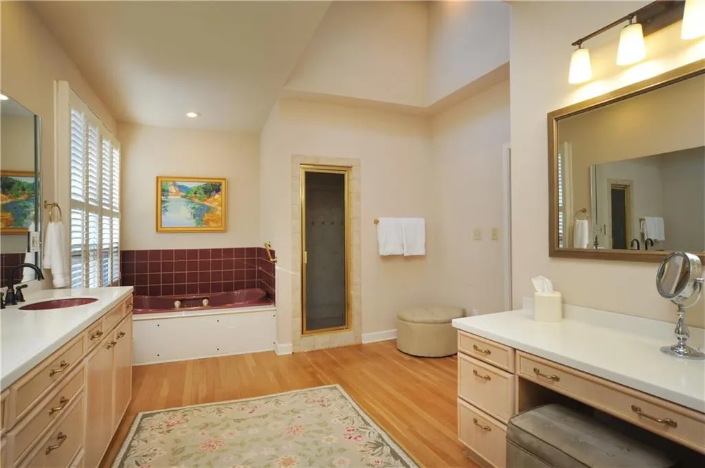 5845 Winterthur Drive, Sandy Springs, Georgia 30328, 5 Bedrooms Bedrooms, ,6 BathroomsBathrooms,Residential,Sold,5845 Winterthur Drive,6511170