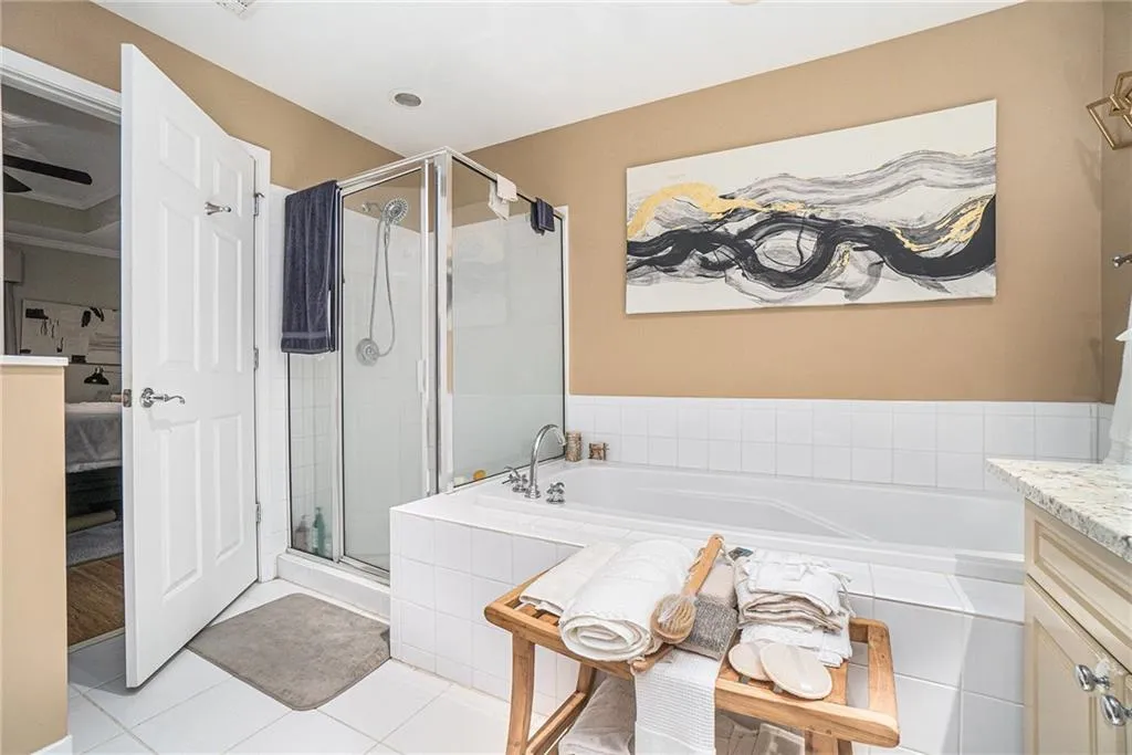 50 Biscayne Drive Nw Unit 1109, Atlanta, Georgia 30309, 2 Bedrooms Bedrooms, ,2 BathroomsBathrooms,Residential,For Sale,50 Biscayne Drive Nw Unit 1109,7624231