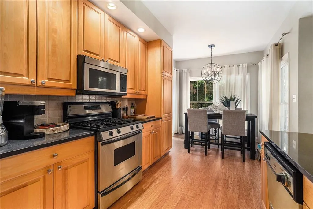 50 Biscayne Drive Nw Unit 1109, Atlanta, Georgia 30309, 2 Bedrooms Bedrooms, ,2 BathroomsBathrooms,Residential,For Sale,50 Biscayne Drive Nw Unit 1109,7624231