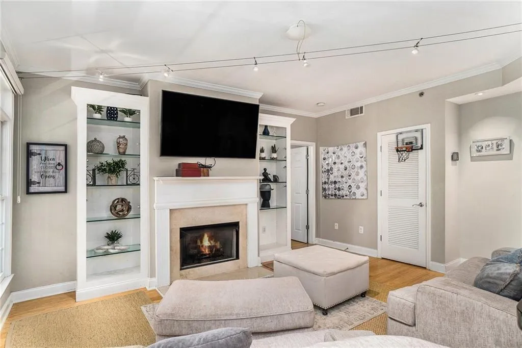50 Biscayne Drive Nw Unit 1109, Atlanta, Georgia 30309, 2 Bedrooms Bedrooms, ,2 BathroomsBathrooms,Residential,For Sale,50 Biscayne Drive Nw Unit 1109,7624231