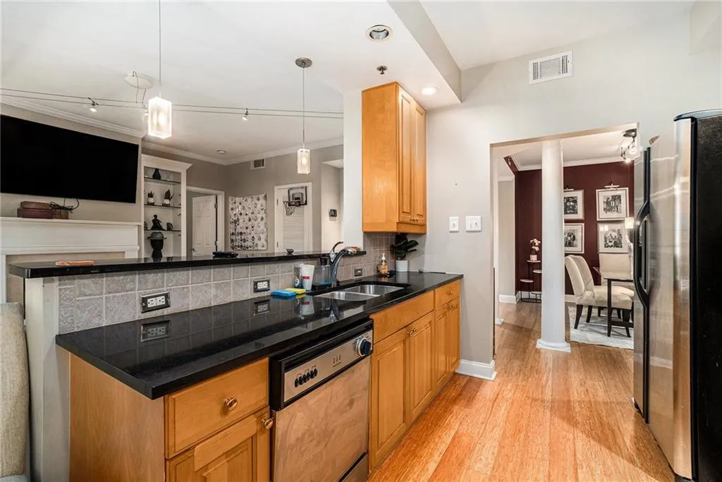 50 Biscayne Drive Nw Unit 1109, Atlanta, Georgia 30309, 2 Bedrooms Bedrooms, ,2 BathroomsBathrooms,Residential,For Sale,50 Biscayne Drive Nw Unit 1109,7624231