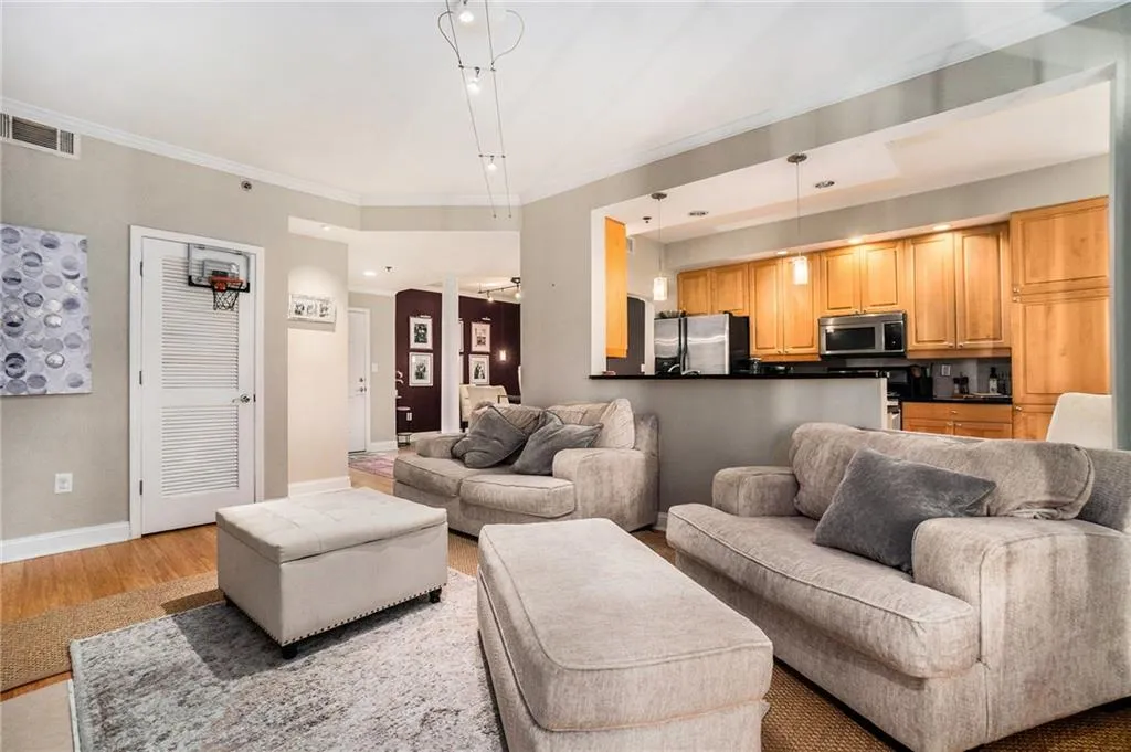 50 Biscayne Drive Nw Unit 1109, Atlanta, Georgia 30309, 2 Bedrooms Bedrooms, ,2 BathroomsBathrooms,Residential,For Sale,50 Biscayne Drive Nw Unit 1109,7624231
