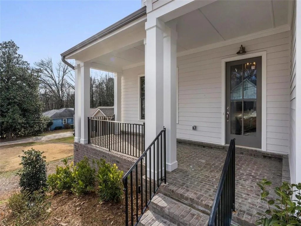 5300 Green Hill Place Ne, Atlanta, Georgia 30342, 5 Bedrooms Bedrooms, ,5 BathroomsBathrooms,Residential,Sold,5300 Green Hill Place Ne,6528527