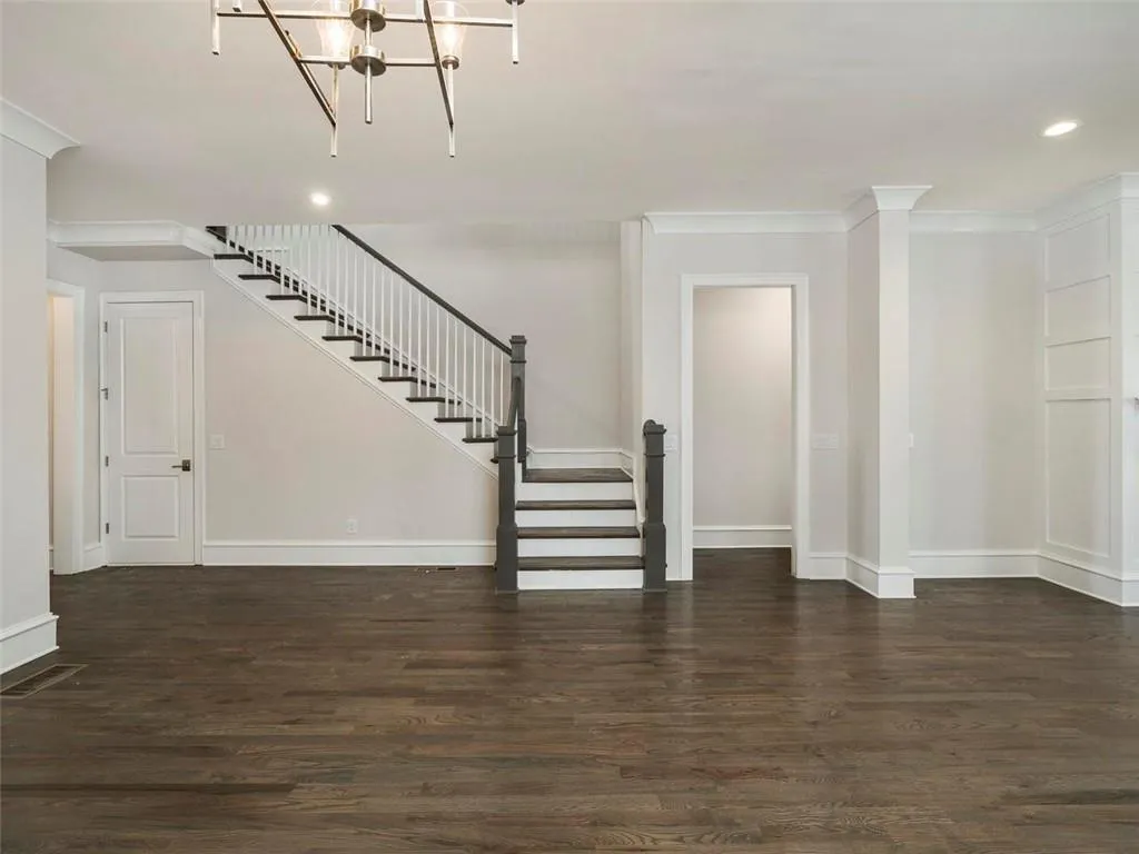 5300 Green Hill Place Ne, Atlanta, Georgia 30342, 5 Bedrooms Bedrooms, ,5 BathroomsBathrooms,Residential,Sold,5300 Green Hill Place Ne,6528527