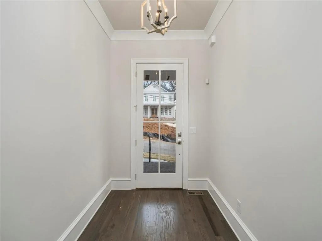 5300 Green Hill Place Ne, Atlanta, Georgia 30342, 5 Bedrooms Bedrooms, ,5 BathroomsBathrooms,Residential,Sold,5300 Green Hill Place Ne,6528527
