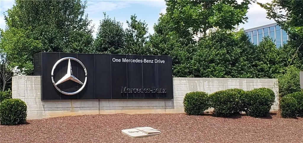 6980 Roswell Road Unit H5, Atlanta, Georgia 30328, 3 Bedrooms Bedrooms, ,2 BathroomsBathrooms,Residential,Sold,6980 Roswell Road Unit H5,7159801