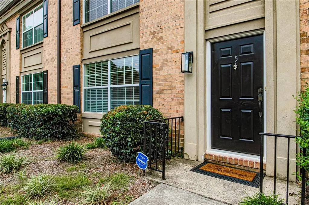 6980 Roswell Road Unit H5, Atlanta, Georgia 30328, 3 Bedrooms Bedrooms, ,2 BathroomsBathrooms,Residential,Sold,6980 Roswell Road Unit H5,7159801