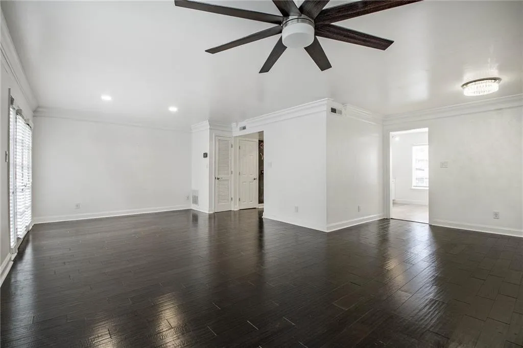 6980 Roswell Road Unit H5, Atlanta, Georgia 30328, 3 Bedrooms Bedrooms, ,2 BathroomsBathrooms,Residential,Sold,6980 Roswell Road Unit H5,7159801